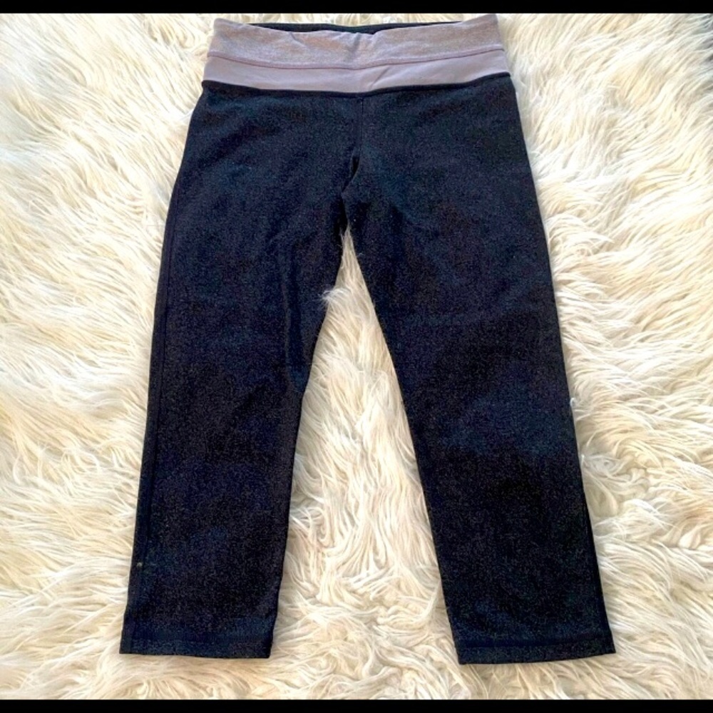Lululemon crops - Picture 3 of 5